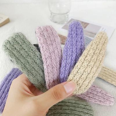 China Fashion 2021 Hot Sale Newly Winter Fashion Wool Plush Fancy Hair Clips Candy Color Plush Bb Clip Hair Clips For Women for sale