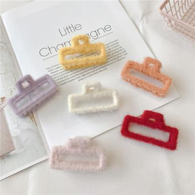 China Hand-wound Metal Bottom Claw Clips Hair Accessories Hair Clips Hair Claw Clips Hot Sale Fashion Big Hairy New Style for sale