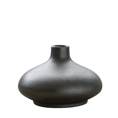 China Modern Design Decor Vases Luxury Ceramic Vases Artifacts Custom Creative Home Decor Elegant Ceramic Gift Home Decor for sale