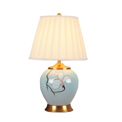 China Chinese classic hand-painted ceramic table lamp bedroom bedside living room fabric table lamp for sale