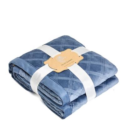 China Plush Flannel Fleece Embossed Chunky Blanket Super Soft Anti-pilling Throw Blankets For Kids for sale