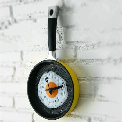 China Antique Creative Modern Home Decoration Kitchen Pot Shape Omelet Design Cutlery Style Hanging Table Clock for sale