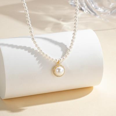 China Fashionable cute little bear light new factory casual style girl's beauty sense luxury premium clavicle chain for sale