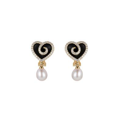 China Temperament Meixun Factory Direct Sale Lacquered French Camellia Vintage Black Earring Dangle Pearl Women's Fashion Clip Earrings for sale