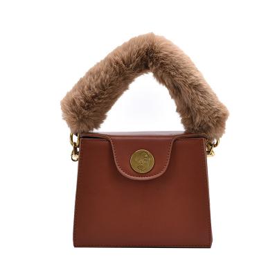 China 2022 New Arrivals Lady Winter Handbags Plush Handbag Faux Fur Fashionable Small Purses For Women for sale