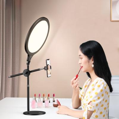 China Telescopic Desktop Bracket Live Photography Eye Protection Floor Lamp Best Selling Full Screen Beauty Cell Phone Red Online Large Size Desk Lamp for sale