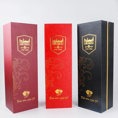 China Recycled Luxury Cardboard Materials Wine Packaging Box Custom Golden Foil Stamping Magnetic Gift Box For Whiskey Packaging for sale