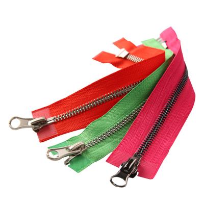 China Newcomer Manufacturer Metal Double Open End Zipper Placket Luggage Viable Clothing Coat Nylon Zipper Accessories for sale