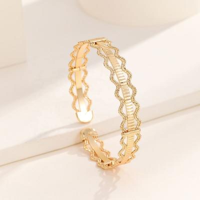 China FASHIONABLE Women's Inspired Gift Gold Plated Luxury Brass Copper Alloy Gold Cuff Bangle Bracelet For Young Girls for sale