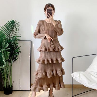 China Anti-Static 2024 Senior Fall New Plus-size Fashion Temperament Female Cake Pleated Abaya Muslim Dress for sale