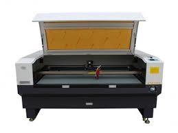 China PU Co2 Laser Machine Servo 130 Watt Co2 Laser Cutter Punching Engraving zu verkaufen