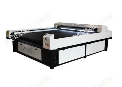 China Van de de Lasersnijmachine van de filterdoek Automatische Gemakkelijke de Verrichtings Stabiele Prestaties Te koop