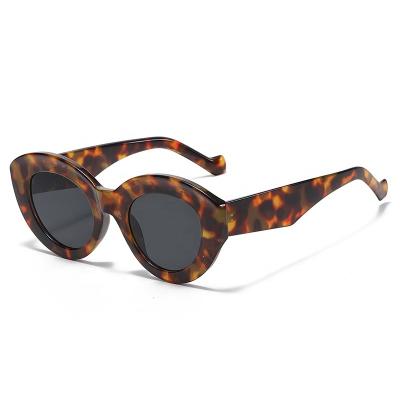 China Fashion Sunglasses 2022 Cat Eye Vintage Women Retro Outdoor Sunglasses For Women Fashionable 90s UV Sun Glasses Les 400 for sale