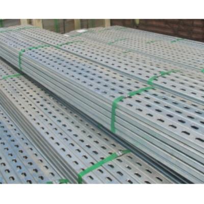 Cina SS Acciaio inossidabile Unistrut Canale 10' 10 Ft Acciaio al carbonio galvanizzato C Canale 1 5 8