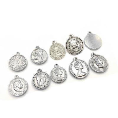 China FASHIONABLE Stainless Steel Vintage Figure Queen Elizabeth II Charm / Pendant Jewelry for sale