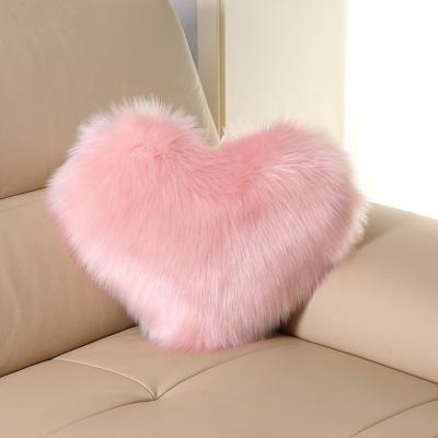 China Anti-static Winter Heart Shape Plush Cushion Popular Warm Cushion Pillow Cover for sale