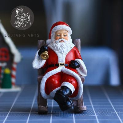 China European Christmas Decoration Santa Ornament Figurine Christmas Gift Resin Indoor Ornament for sale