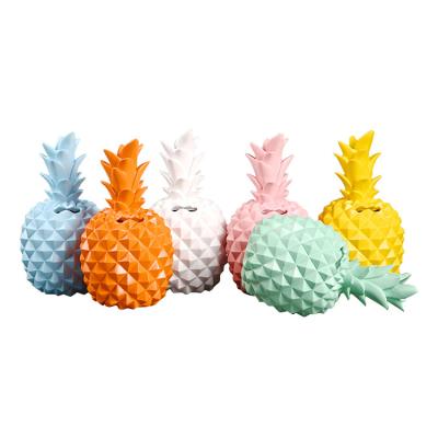 China Wholesale Cute Home Colors Europe Art Colorful Pineapple Europe Decoration Resin Folk Gift 6 Figurine for sale