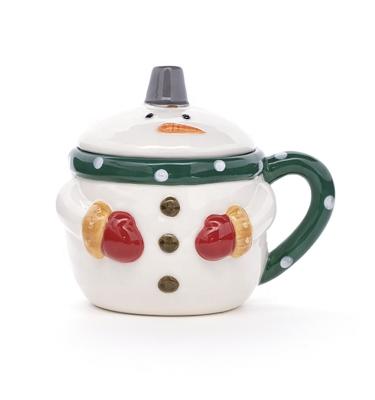 China Sustainable 3D Snowman Shaped Ceramic Coffee Mugs Christmas Gift With Lid And Handpainting for sale