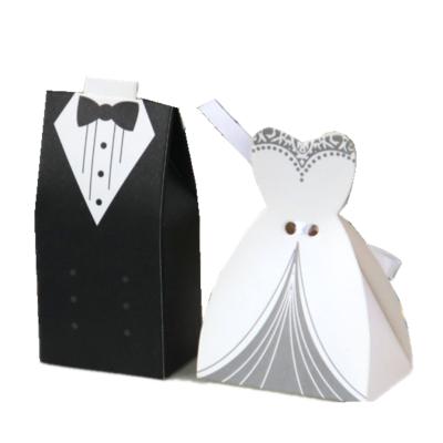 China Recyclable Bride and Groom Dresses Wedding Candy Box Gifts Favor Packaging Box Chocolate Boxes for sale