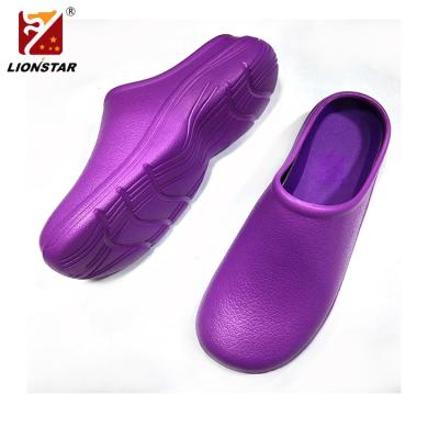 China Waterproof New Hospital Waterproof Custom Unisex Doctor Nurse Medical Garden Clogs for sale