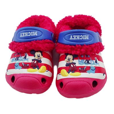 China Popular Clogs Shoes With Fur Lining Kids Winter Plush Lining Eva Clogs Fluffy Shoes With Cartoon for sale