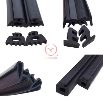 China Temperature Resistant -40°F To 248°F Rubber Seal Strip For Heavy Duty 0.4in for sale