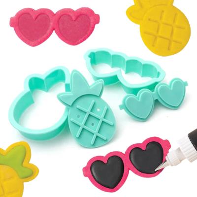 China Viable Plastic Impress Cookie Fondant Stamper Plunger Punch Cutter Mold Tools and Cookie Cutter Template Stencil Stamp Set for sale