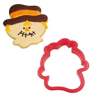 China 2 PCS Large Thanksgiving Day Cake Biscuit Fondant Pastry Chocolate Mold and Sustainable Plastic Scarecrow Shaped Cookie Cutter Set for sale