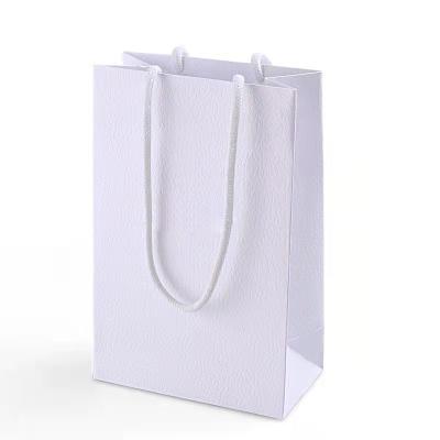 China Recyclable Wholesale  Luxury Packing Kraft Custom Gift Packaging Paper Shopping Bag With Your Own Logo Small Gift Bags for sale