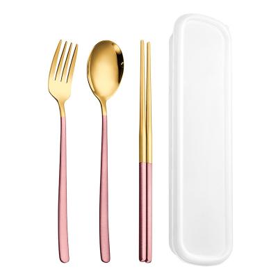 China Modern Manufacturers Gift Reusable Camping Plated 3 Pcs Plastic Box Flatware 304 Stainless Steel Portable Travel Cutlery Set for sale