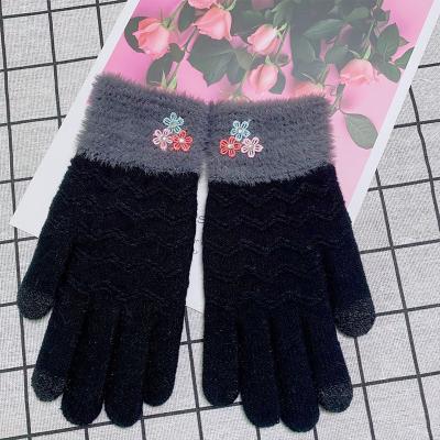 China Newest Warmth Women's Winter Knitted Gloves Fashion Embroidery Gloves High Quality Touch Screen Gloves for sale