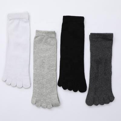 China Hot Selling Men's Casual Slit Toe Socks Cotton Crew Breathable Finger Sport Socks QUICK DRY five for sale