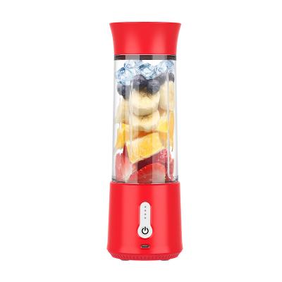 China Portable Home Outdoor Portable Electric Personal Charger USB Rechargeable Fruit Sports Use Blenders Cup Fruit Squeezer Travel Blender/Power Bank Portable Blender for sale