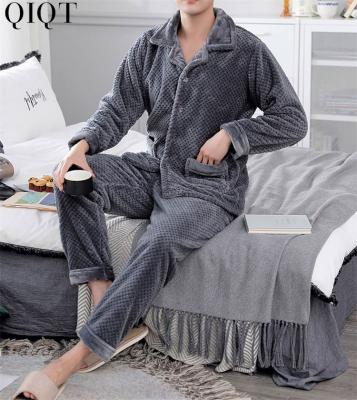 China Hot Selling Breathable Winter Button Cardigan Pajamas Suit Men Lapel Coral Velvet Fabric Casual Wear for sale