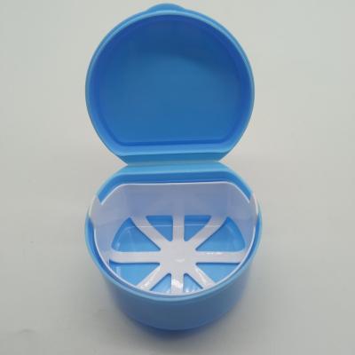 China Sustainable Portable Blue Plastic D Shaped Denture Case Separable And Easy To Clean Denture Box for sale