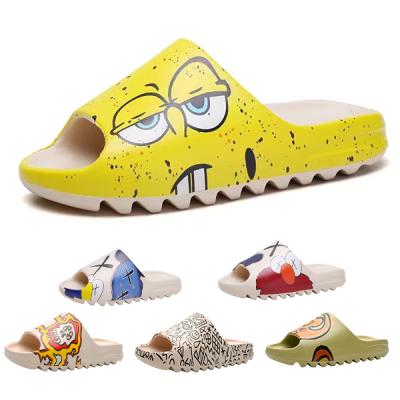 China Fashion Trend Logo Latest Stylish Summer Indoor Bedroom Slippers Yeezy Custom Outdoor Unisex Slippers Slips Yezzy Shoes for sale