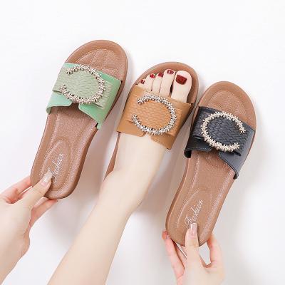 China Fashion Trend Summer Non-slip Fashion Slides Slippers Women's Wear Thick Bottom Beach Shoes Flat Plastic Sandals for sale