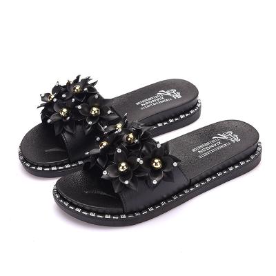 China Luxury Flat Slippers 2021 New Arrivals PVC Designer Ladies Slippers Beach Outdoor Fashion Bedroom and Sandal Women Slippers for sale