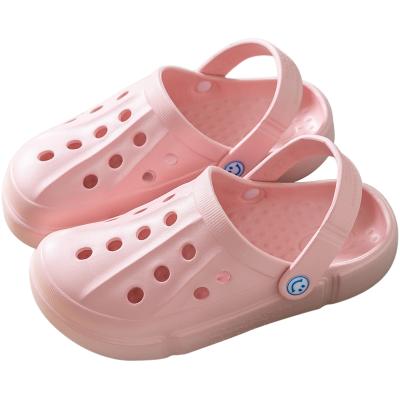 China Hot Selling Lightweight Hole Shoes EVA Garden Shoes Sandals Comfortable Slippers for Girls and Breathable Garden Slides Shoes for sale