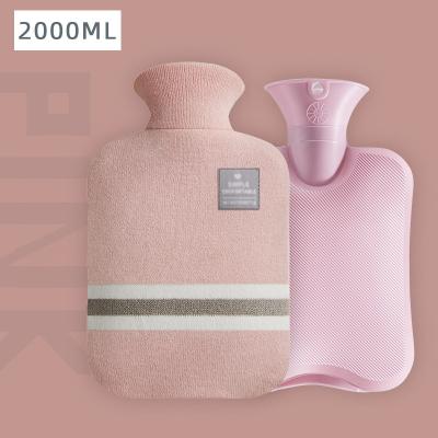 China Wholesale Portable 2000ml Foot and Hand Warmer Bag Warmer Knitted PVC Water-fiiled Bag Rubber Hot Bottle with Cover for sale