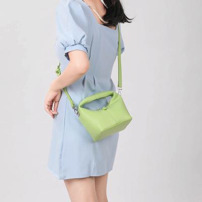 China Splice Fresh Soft Splice Handbags Wholesale Women's PU Lady Bags Girl Pure Color Zipper Pillow Bag for sale