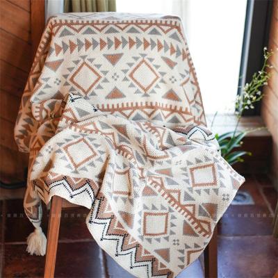 China Bohemian Comforter Anti-Static Sofa Throw Thread Blanket Sherpa Plaid Bedding Blankets 130*150cm Knitted Hutch Warm Soft Tassel Wool Blanket for sale