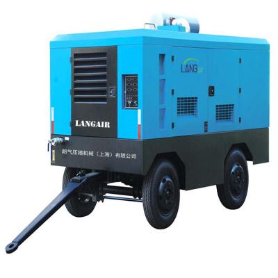 China Portable Industry 7 M3/Min 7 Bar Diesel Screw Air Compressor Buy In China Used For Rock Blasting for sale