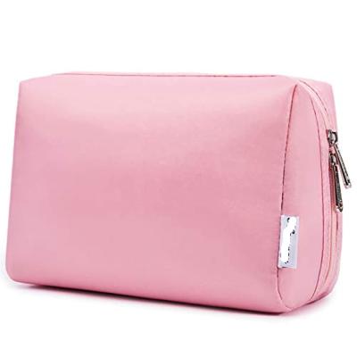 China Fashion Guangzhou Yiwu Cosmetic Make Up Organizer Canvas Pouch Toiletry Cosmetic Travel Makeup Bag for sale