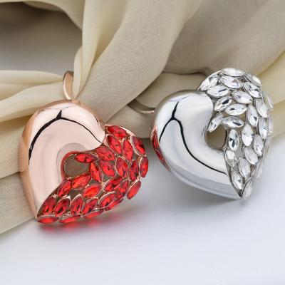 China Luxury Ladies Heart Shape Muslim Hijab Scarf Pin Buckle Double Function Silk Brooch With Rhinestone for sale