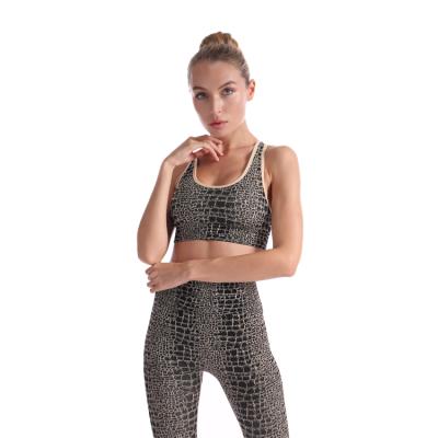 China 9223 New Pattern Breathable Yoga Crocodile Print Suit Gym Sports Two Piece Bra And Fitness Legging Set for sale