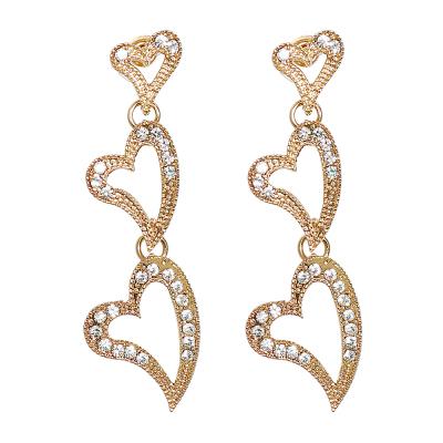 China Gold Plated Metal Stud Earring Zinc Alloy Heart Earrings Classic for sale