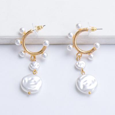 China CLASSIC Creative 18K Gold Plated Imitation Pearl Circle Hoop Earrings Handmade Round Flat Pearl Drop Earrings for sale