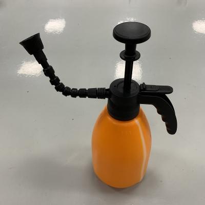 China Portable Plastic Garden Spray 2.0L Hand Pump Pressure Mist Sprayer With Bottle for sale